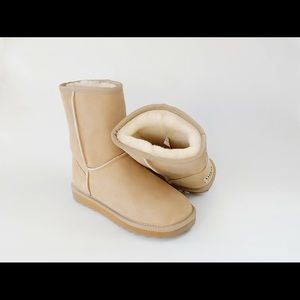 Ugg Boots (short, sand)